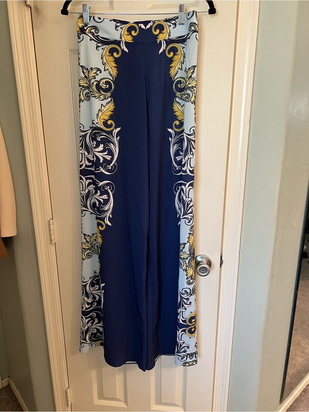 Alice and Olivia Athena wide leg pant 4